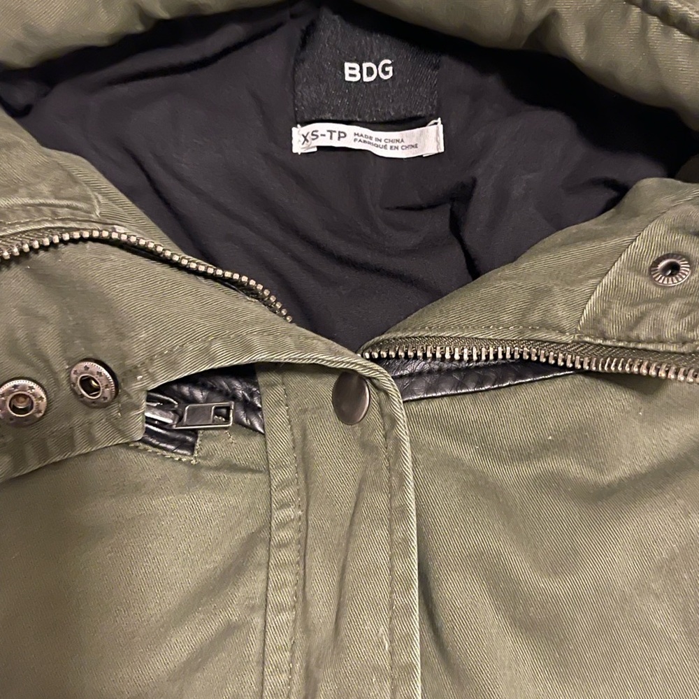 BDG Army Green & Faux leather Hooded Utility Vest Size XS - Picture 7 of 10